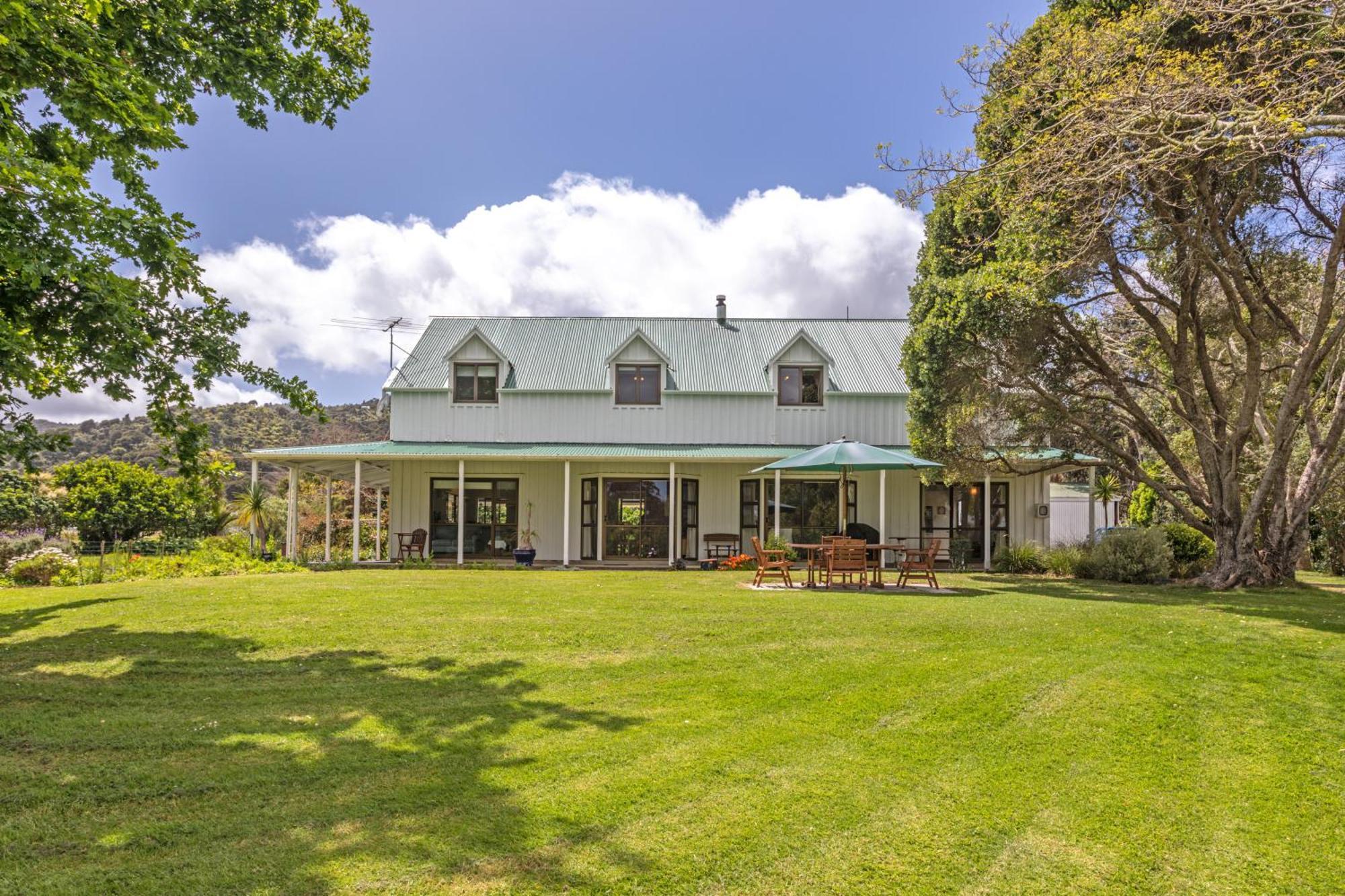Jacaranda Lodge Coromandel Bagian luar foto
